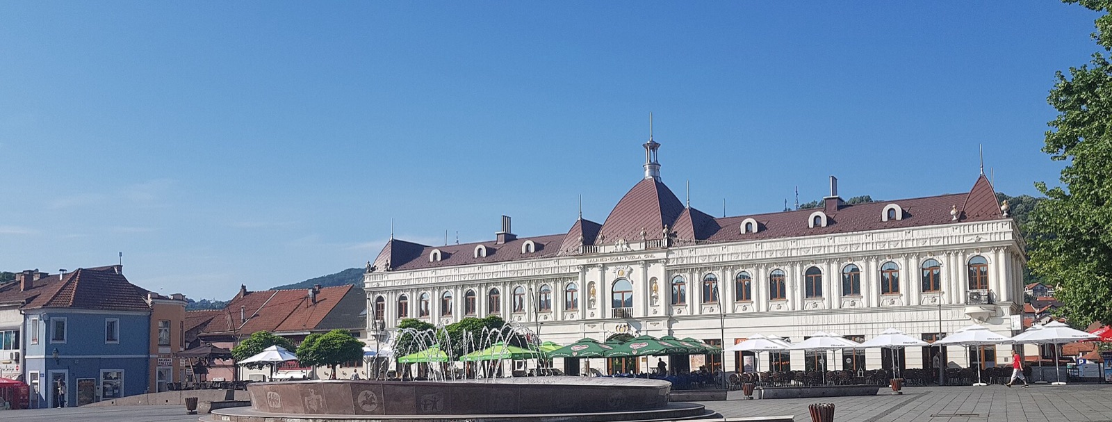 Trg slobode u centru Tuzle, zona restorana i kafana