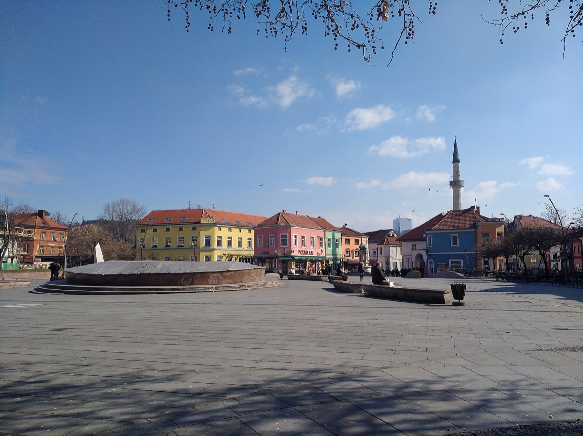 Trg slobode u starom gradu Tuzle